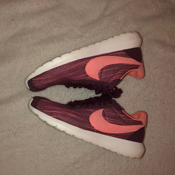 nike womens tennis shoes - Picture 2 of 2